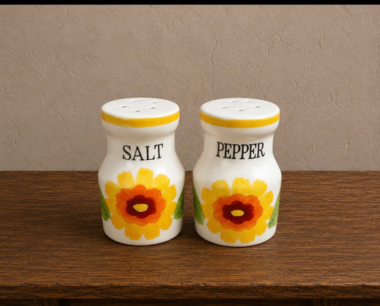 Vintage Sun Flower Salt & Pepper Shakers